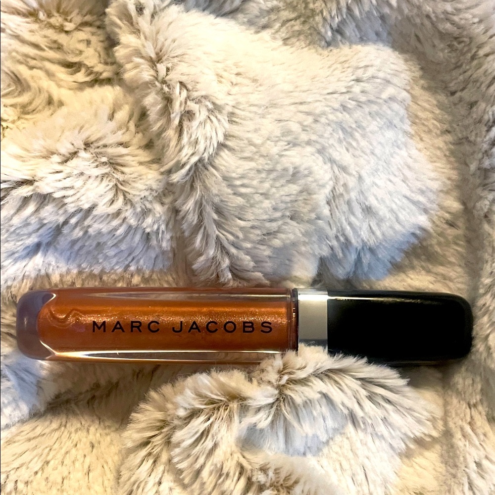 Marc Jacobs  Lip Gloss in Enamored stunning color
